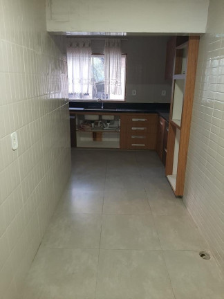 Imagem Imóvel com 3 Quartos à Venda, 200 m² em Campo Grande - Rio De Janeiro Imagem Imóvel com 3 Quartos à Venda, 200 m² em Campo Grande - Rio De Janeiro