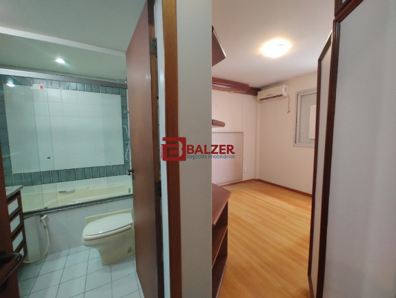Imagem Apartamento com 3 Quartos à Venda, 122 m² em Centro - Florianópolis Imagem Apartamento com 3 Quartos à Venda, 122 m² em Centro - Florianópolis