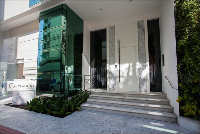 Imagem Apartamento com 3 Quartos à Venda, 131 m² em Centro - Balneário Camboriú Imagem Apartamento com 3 Quartos à Venda, 131 m² em Centro - Balneário Camboriú
