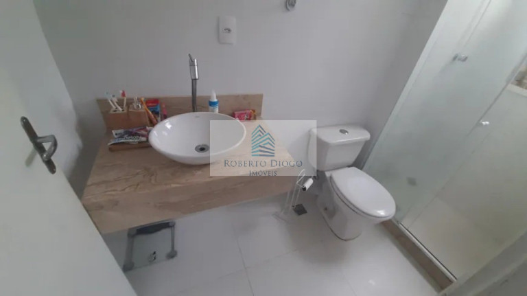 Imagem Imóvel com 2 Quartos à Venda, 50 m² em Camorim - Rio De Janeiro Imagem Imóvel com 2 Quartos à Venda, 50 m² em Camorim - Rio De Janeiro