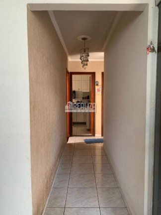 Imagem Casa com 3 Quartos à Venda, 200 m² em Beija-flor - Uberaba Imagem Casa com 3 Quartos à Venda, 200 m² em Beija-flor - Uberaba