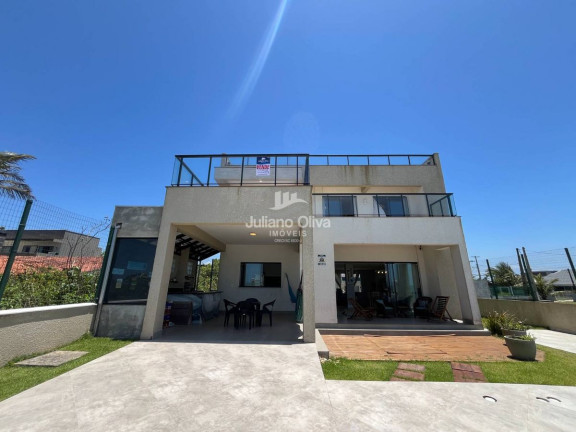 Sobrado com 3 Quartos à Venda, 231 m² em Barra Do Sai - Itapoá
