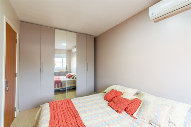 Imagem Casa com 3 Quartos à Venda, em Olaria - Canoas Imagem Casa com 3 Quartos à Venda, em Olaria - Canoas