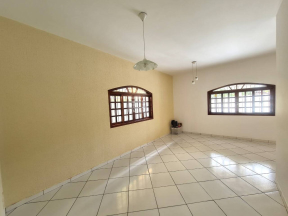Imagem Casa com 3 Quartos à Venda, 330 m² em Centro - Ubatuba