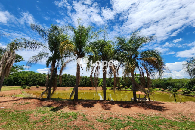 Imagem Imóvel com 2 Quartos à Venda, 26.890 m² em Macuco - Valinhos Imagem Imóvel com 2 Quartos à Venda, 26.890 m² em Macuco - Valinhos