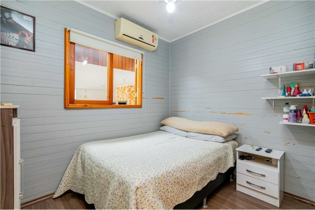 Imagem Casa com 4 Quartos à Venda, em Sarandi - Porto Alegre Imagem Casa com 4 Quartos à Venda, em Sarandi - Porto Alegre