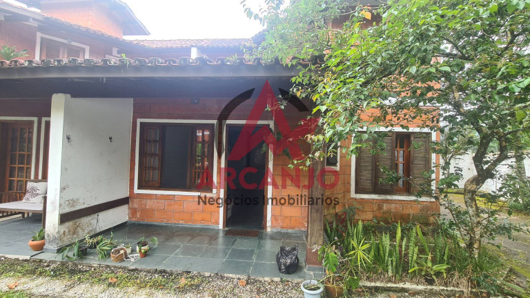 Sobrado com 3 Quartos para Alugar, 80 m² em Itagua - Ubatuba