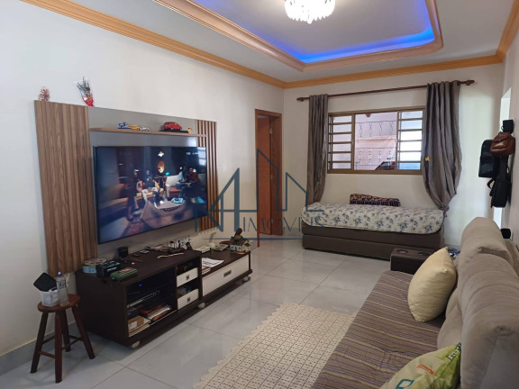 Imagem Casa com 3 Quartos à Venda, 360 m² em Parque Santa Cecília - Aparecida De Goiânia