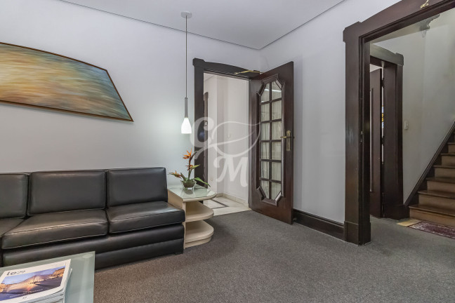 Imagem Casa com 12 Quartos à Venda, 520 m² em Pacaembu - São Paulo Imagem Casa com 12 Quartos à Venda, 520 m² em Pacaembu - São Paulo