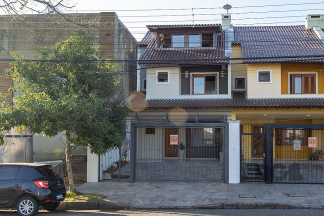 Casa com 5 Quartos à Venda,  em Espírito Santo - Porto Alegre