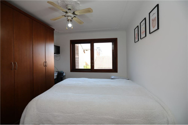Imagem Casa com 5 Quartos à Venda, em Jardim Itu - Porto Alegre Imagem Casa com 5 Quartos à Venda, em Jardim Itu - Porto Alegre