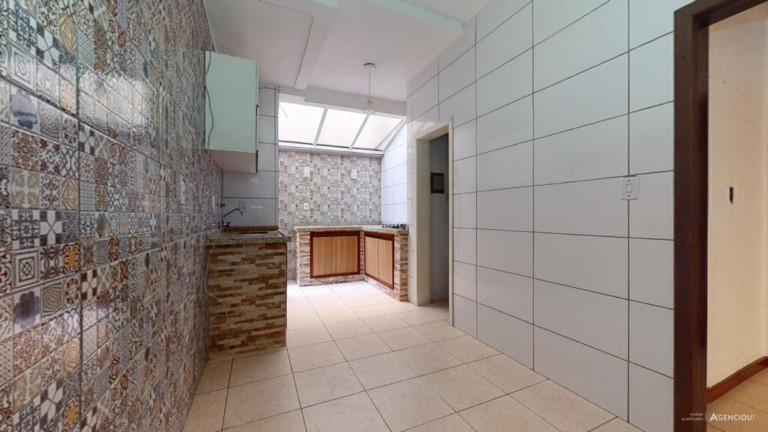 Imagem Imóvel com 2 Quartos à Venda, 64 m² em Menino Deus - Porto Alegre Imagem Imóvel com 2 Quartos à Venda, 64 m² em Menino Deus - Porto Alegre