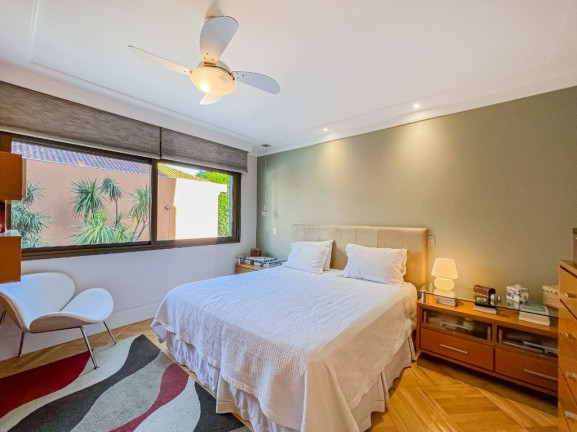 Imagem Imóvel com 3 Quartos à Venda, 243 m² em Rio Branco - Porto Alegre Imagem Imóvel com 3 Quartos à Venda, 243 m² em Rio Branco - Porto Alegre
