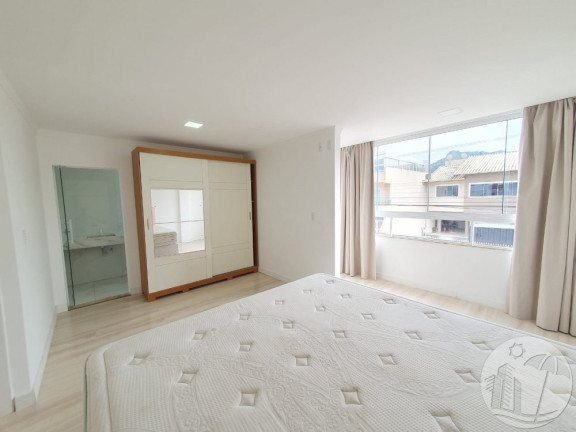 Imagem Sobrado com 3 Quartos à Venda, 304 m² em Centro - Balneário Camboriú Imagem Sobrado com 3 Quartos à Venda, 304 m² em Centro - Balneário Camboriú