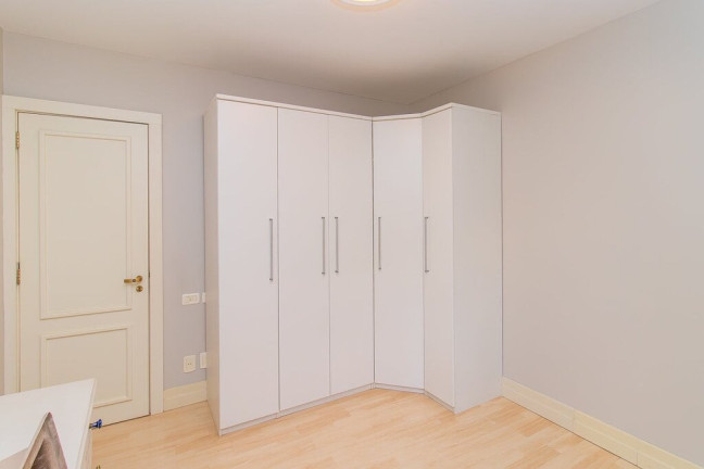 Imagem Imóvel com 3 Quartos à Venda, 148 m² em Moinhos De Vento - Porto Alegre Imagem Imóvel com 3 Quartos à Venda, 148 m² em Moinhos De Vento - Porto Alegre