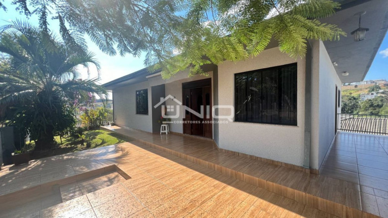 Imagem Casa com 4 Quartos à Venda, 240 m² em Vila Isabel - Pato Branco Imagem Casa com 4 Quartos à Venda, 240 m² em Vila Isabel - Pato Branco