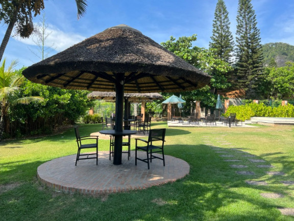 Imagem Imóvel com 2 Quartos à Venda, 130 m² em Praia Do Estaleirinho - Balneário Camboriú