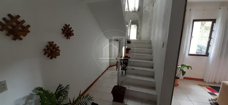 Imagem Casa com 4 Quartos à Venda, 200 m² em São João Do Rio Vermelho - Florianópolis Imagem Casa com 4 Quartos à Venda, 200 m² em São João Do Rio Vermelho - Florianópolis