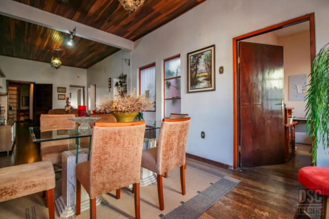 Imagem Casa com 5 Quartos à Venda, 220 m² em Centro Histórico - Porto Alegre Imagem Casa com 5 Quartos à Venda, 220 m² em Centro Histórico - Porto Alegre