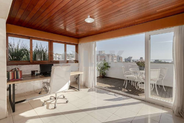 Imagem Imóvel com 3 Quartos à Venda, 150 m² em Menino Deus - Porto Alegre