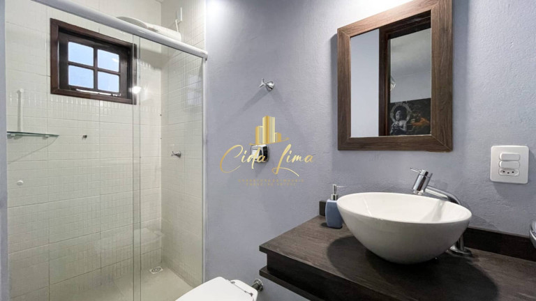 Imagem Casa com 3 Quartos à Venda, 228 m² em Rio Tavares - Florianópolis Imagem Casa com 3 Quartos à Venda, 228 m² em Rio Tavares - Florianópolis