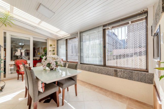 Imagem Apartamento com 2 Quartos à Venda, 94 m² em Petrópolis - Porto Alegre Imagem Apartamento com 2 Quartos à Venda, 94 m² em Petrópolis - Porto Alegre
