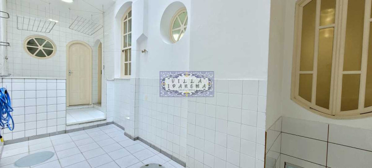 Imagem Imóvel com 2 Quartos à Venda, 102 m² em Copacabana - Rio De Janeiro Imagem Imóvel com 2 Quartos à Venda, 102 m² em Copacabana - Rio De Janeiro