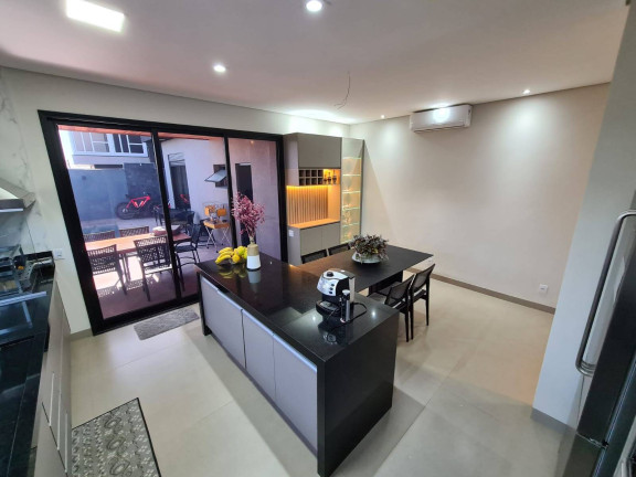 Imagem Casa com 3 Quartos à Venda, 350 m² em Bauru Imagem Casa com 3 Quartos à Venda, 350 m² em Bauru