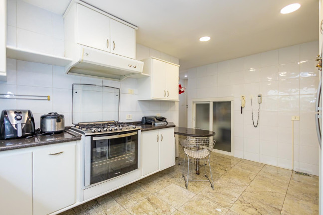 Imagem Casa com 3 Quartos para Alugar, 461 m² em Vista Alegre - Curitiba Imagem Casa com 3 Quartos para Alugar, 461 m² em Vista Alegre - Curitiba