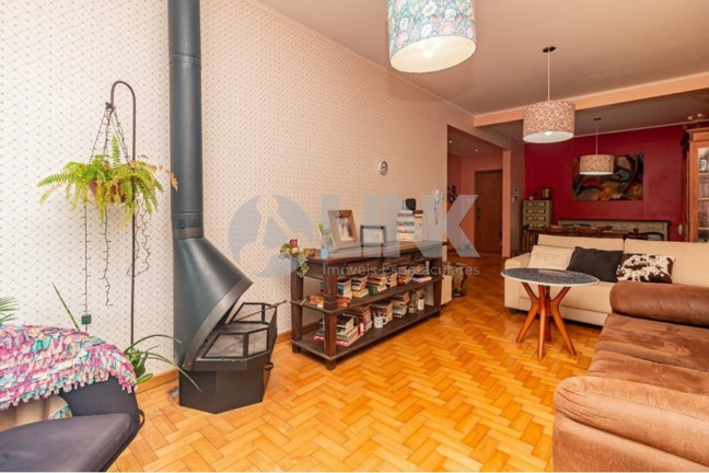 Imagem Apartamento com 3 Quartos à Venda, 124 m² em Moinhos De Vento - Porto Alegre
