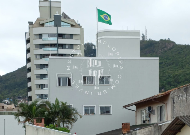 Imagem Imóvel com 6 Quartos à Venda, 307 m² em Trindade - Florianópolis Imagem Imóvel com 6 Quartos à Venda, 307 m² em Trindade - Florianópolis