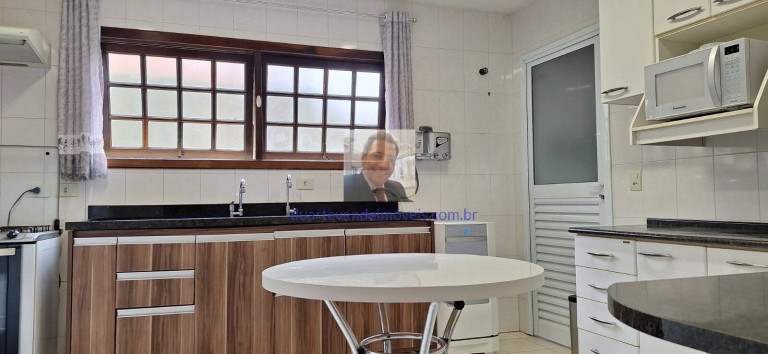 Imagem Casa com 3 Quartos à Venda, 225 m² em Jardim Atalaia - Cotia Imagem Casa com 3 Quartos à Venda, 225 m² em Jardim Atalaia - Cotia