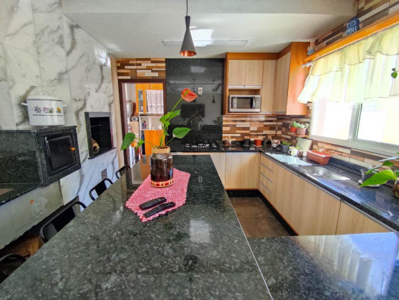 Imagem Casa com 4 Quartos à Venda, 235 m² em Portão - Curitiba Imagem Casa com 4 Quartos à Venda, 235 m² em Portão - Curitiba