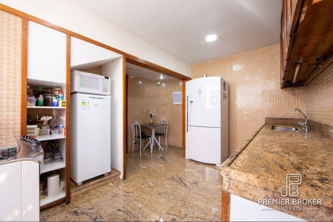 Imagem Casa com 4 Quartos à Venda, 182 m² em Alto - Teresópolis Imagem Casa com 4 Quartos à Venda, 182 m² em Alto - Teresópolis