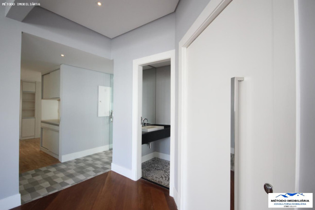 Imagem Imóvel com 3 Quartos à Venda, 244 m² em Moema - São Paulo Imagem Imóvel com 3 Quartos à Venda, 244 m² em Moema - São Paulo