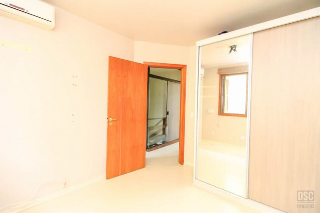 Imagem Casa de Condomínio com 3 Quartos à Venda, 138 m² em Ipanema - Porto Alegre Imagem Casa de Condomínio com 3 Quartos à Venda, 138 m² em Ipanema - Porto Alegre