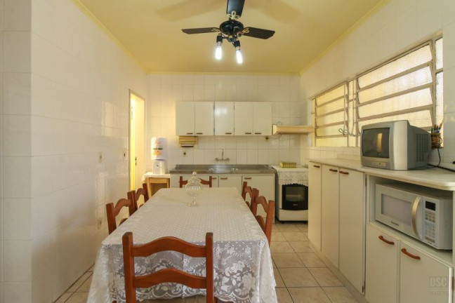 Imagem Casa com 7 Quartos à Venda,  em Nonoai - Porto Alegre