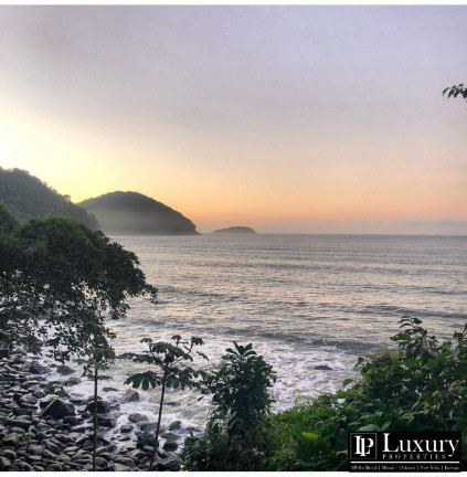 Imagem Casa com 3 Quartos à Venda, em Praia Preta - São Sebastião Imagem Casa com 3 Quartos à Venda, em Praia Preta - São Sebastião