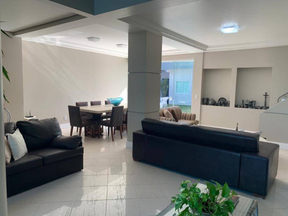 Imagem Casa com 6 Quartos para Temporada, 380 m² em Jurerê Internacional - Florianópolis Imagem Casa com 6 Quartos para Temporada, 380 m² em Jurerê Internacional - Florianópolis