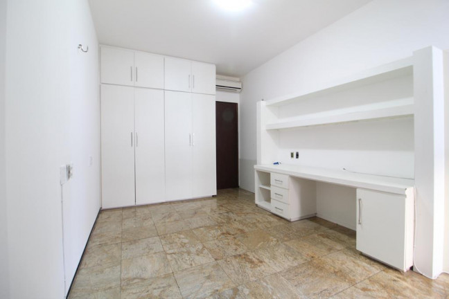 Imagem Apartamento com 3 Quartos à Venda, 250 m² em Meireles - Fortaleza