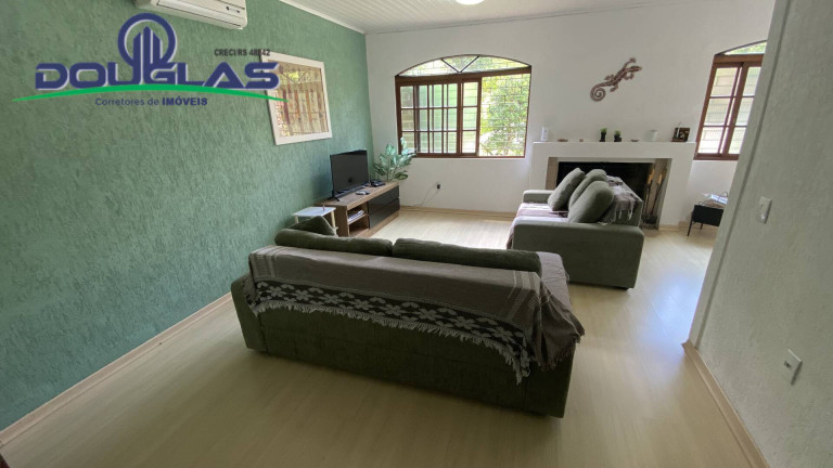 Imagem Casa com 3 Quartos à Venda, 1.200 m² em Viamão