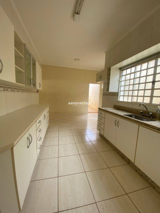 Imagem Casa com 3 Quartos à Venda, 130 m² Imagem Casa com 3 Quartos à Venda, 130 m²