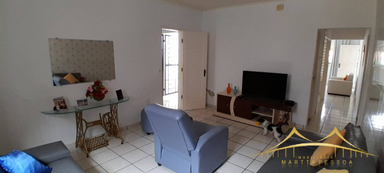 Imagem Casa com 4 Quartos à Venda, 250 m² em Lagoa Nova - Natal