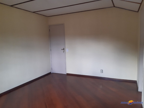 Imagem Imóvel com 2 Quartos à Venda, 84 m² em Várzea - Teresópolis Imagem Imóvel com 2 Quartos à Venda, 84 m² em Várzea - Teresópolis