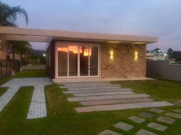 Imagem Casa com 3 Quartos à Venda, 375 m² em São João Do Rio Vermelho - Florianópolis Imagem Casa com 3 Quartos à Venda, 375 m² em São João Do Rio Vermelho - Florianópolis