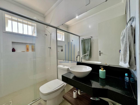 Imagem Casa com 4 Quartos à Venda, 211 m² em Tomazetti - Santa Maria Imagem Casa com 4 Quartos à Venda, 211 m² em Tomazetti - Santa Maria