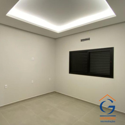 Imagem Imóvel com 3 Quartos à Venda, 330 m² em Condomínio Califórnia - Estiva Gerbi Imagem Imóvel com 3 Quartos à Venda, 330 m² em Condomínio Califórnia - Estiva Gerbi
