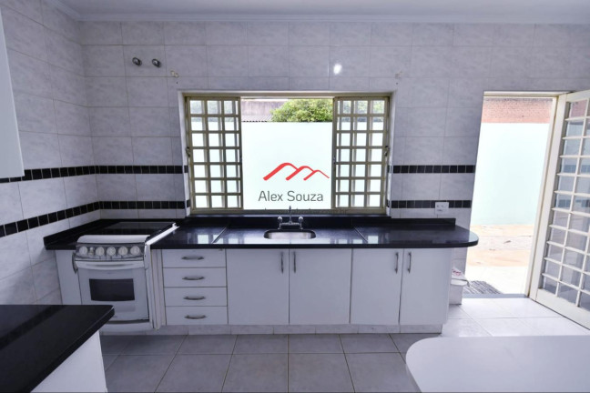 Imagem Casa com 3 Quartos à Venda, 220 m² em Bosque Das Palmeiras - Campinas Imagem Casa com 3 Quartos à Venda, 220 m² em Bosque Das Palmeiras - Campinas