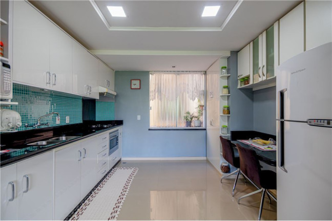 Imagem Apartamento com 3 Quartos à Venda, 94 m² em Petrópolis - Porto Alegre Imagem Apartamento com 3 Quartos à Venda, 94 m² em Petrópolis - Porto Alegre