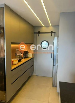 Imagem Apartamento com 3 Quartos à Venda, 200 m²